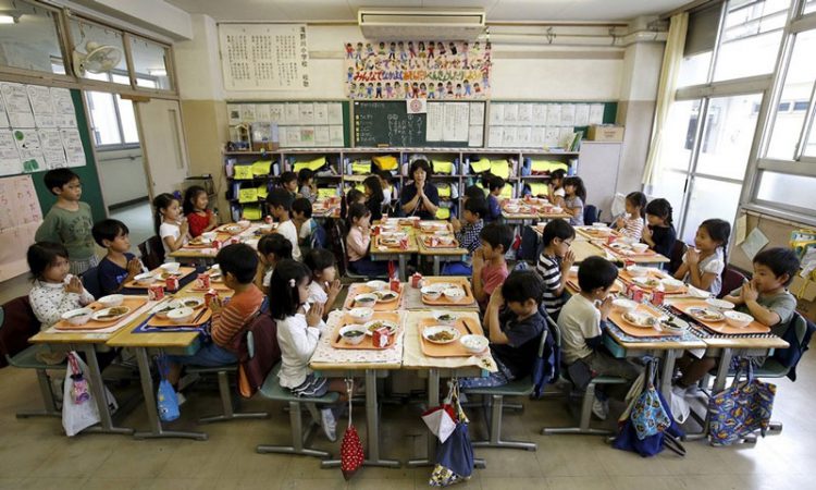 مدارس ژاپنی - کتاب آموزش قلب‌ها و اندیشه‌ها